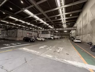 神奈川県横浜市金沢区鳥浜町の倉庫