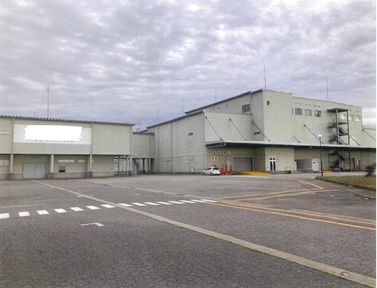 富山県中新川郡上市町上市町下青出の倉庫